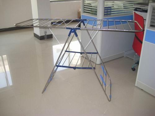 不銹鋼晾衣架高清圖片賞析——永康市唐先鎮(zhèn)富平家居用品廠(chǎng)優(yōu)質(zhì)產(chǎn)品展示